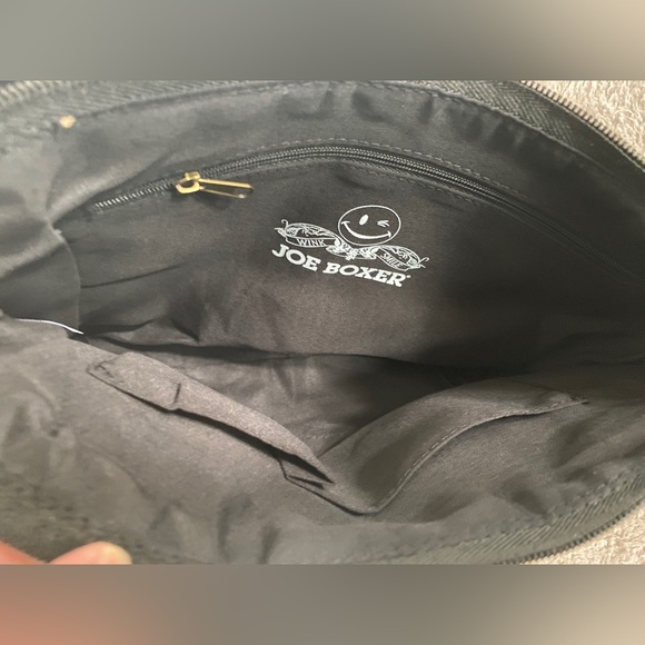 JOE BOXER SLING/ CROSS BODY BAG - Picture 5 of 7